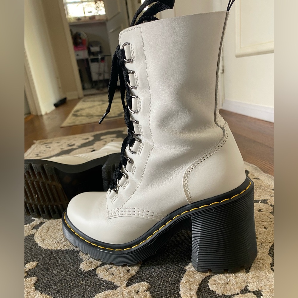 Dr Martens Chesney Bootie White size 7